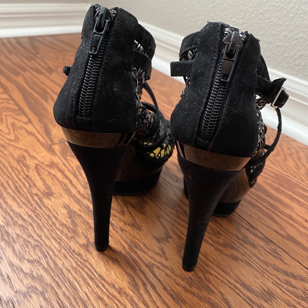 Shoes - Picture 4 of 5